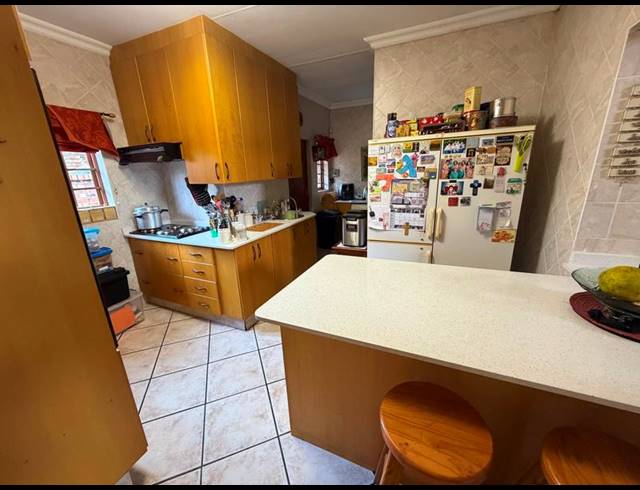 3 BEDROOM TOWNHOUSE FOR SALE IN AERORAND